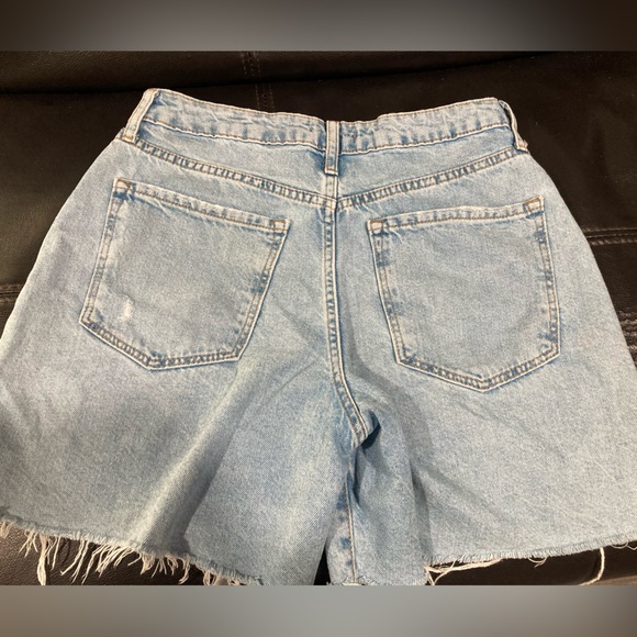 Forever 21 Size 26 denim shorts - Picture 6 of 6